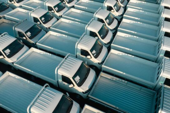 Commercial Vehicles & Trucks